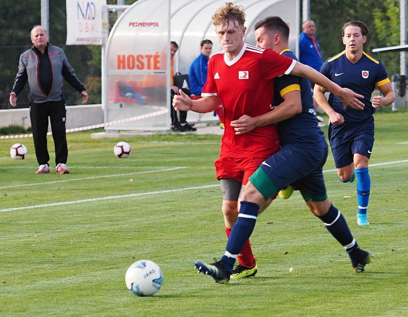 OKRESNÍ PŘEBOR Nechanice (v modrém) – Dohalice 3:1.