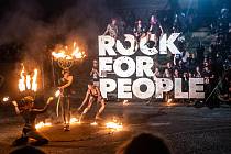 Festival Rock for People na hradeckém letišti.