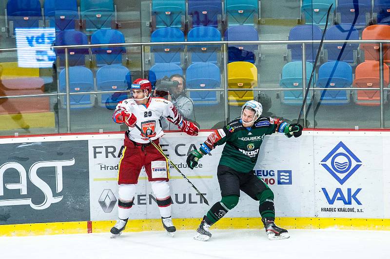 Předkolo hokejového Generali play off Tipsport extraligy: Mountfield HK - HC Energie Karlovy Vary.