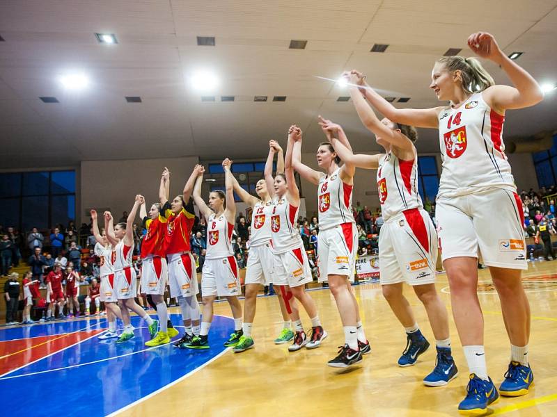 Ženská basketbalová liga - semifinále play off: Sokol Hradec Králové - Basketball Nymburk.