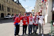 Čeští hokejoví fanoušci v ruské Moskvě.