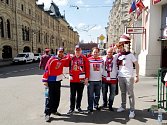 Čeští hokejoví fanoušci v ruské Moskvě.