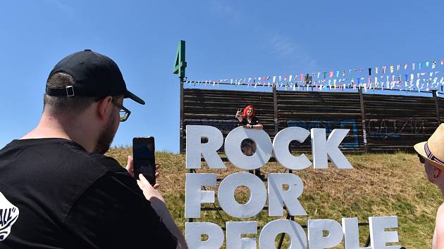 Loňský roční Rock for People navštívilo 35 tisíc lidí. Letos věří pořadatelé opět v rekordní návštěvu.
