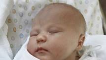 ANNA HLUŠIČKOVÁ poprvé vykoukla na svět 11. května ve 22.09 hodin. Po narození měřila 53 cm a vážila 3760 g. Velikou radost udělala svým rodičům Anetě a Vítovi Hlušičkovým.