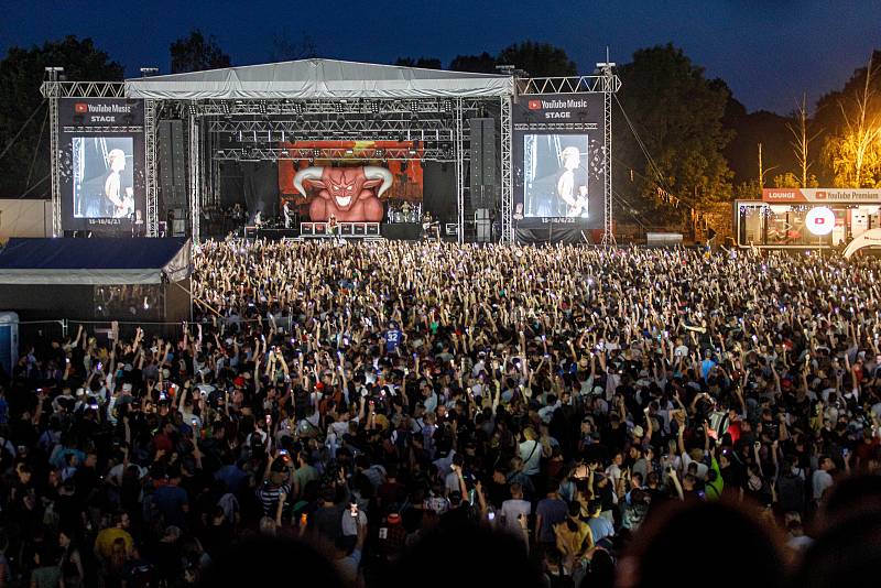 Koncerty Green Day, Weezer nebo Highly Suspect v noci na neděli uzavřely hradecký Rock for People.