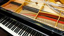 Petrof je největším výrobcem pianin v Evropě