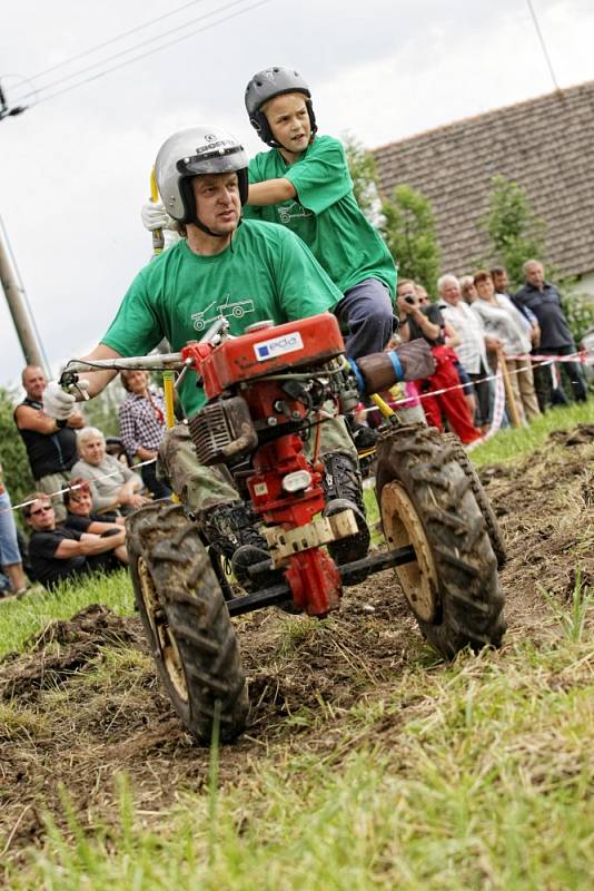 Závody zahradní techniky aneb Terra Cup ve Výravě.