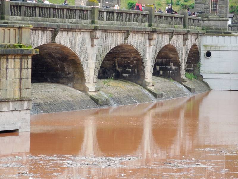 Z okolí Dvora Králové nad Labem na Trutnovsku a z přehradní nádrže Les Království.