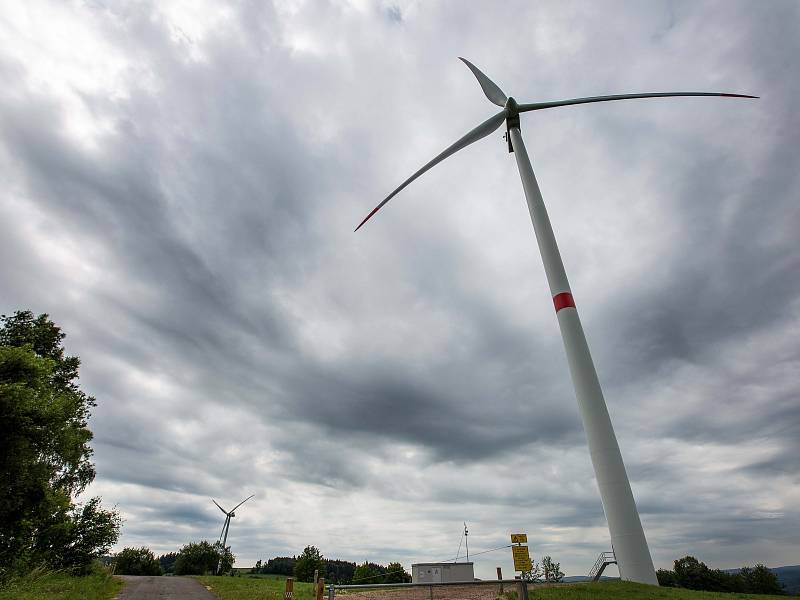 Stavba nové větrné elektrárny ve Zlaté Olešnici na Trutnovsku,