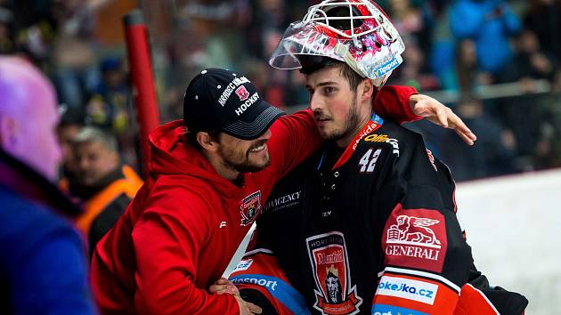 5. semifinále hokejové extraligy Hradec Králové - Třinec (3:2 pp).