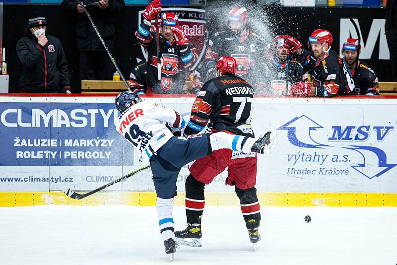 Čtvrtfinále play off hokejové extraligy: Mountfield HK - Bílí Tygři Liberec.