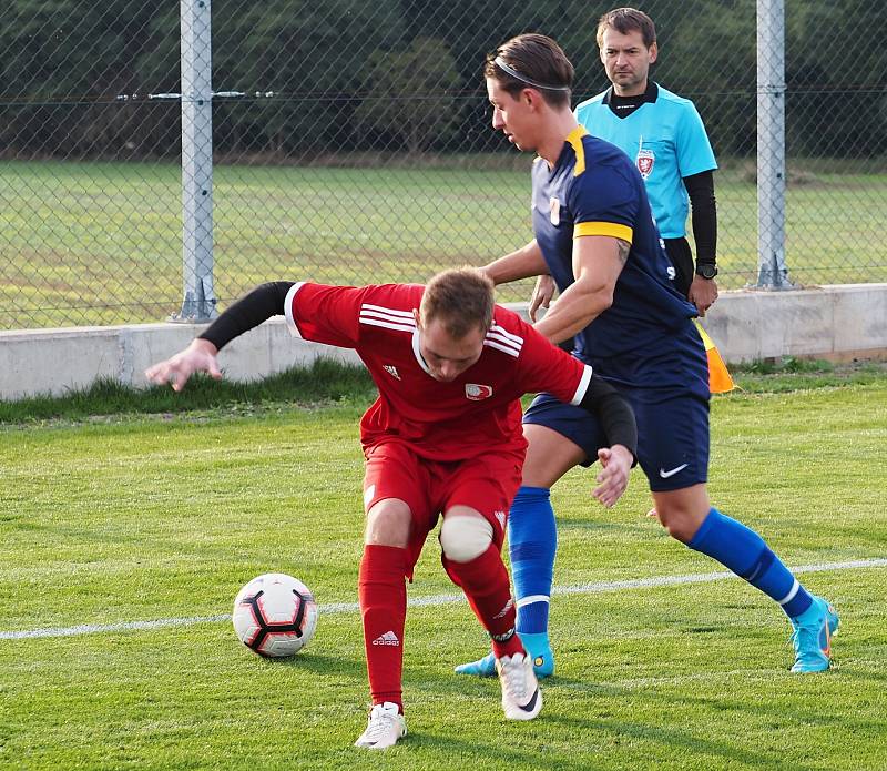 OKRESNÍ PŘEBOR Nechanice (v modrém) – Dohalice 3:1.