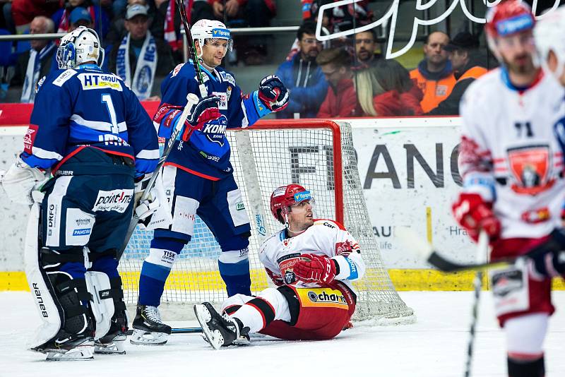 Čtvrtfinále play off hokejové extraligy: Mountfield HK - HC Kometa Brno.