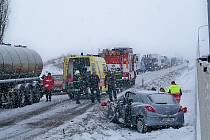 Dopravní nehoda v Roudnici, při níž zemřel řidič osobního vozu (15. 12.2010).