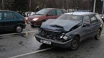 Na Brněnské třídě se srazil autobus MHD s osobním vozem