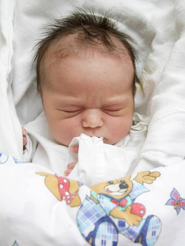 Eliška Kučerová se narodila 13. června v 17.47 hodin. Měřila 50 centimetrů a vážila 3470 gramů. S rodiči Jaroslavou a Tomášem Kučerovými bydlí v Malšově Lhotě.