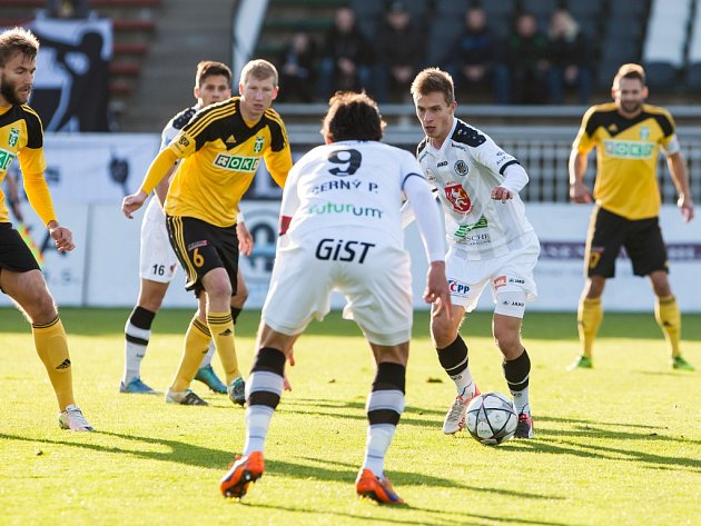 Fotbalová ePojisteni.cz liga: FC Hradec Králové - MFK Karviná.