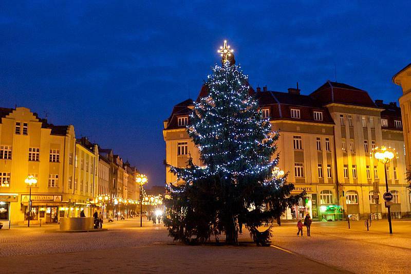 Vánoční výzdoba a osvětlení v Hradci Králové.