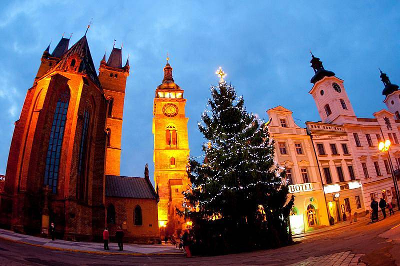 Vánoční výzdoba a osvětlení v Hradci Králové.