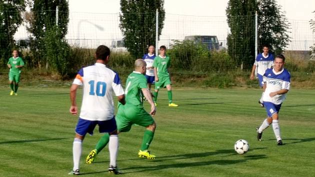 Krajská fotbalová I. B třída, skupina A: Lokomotiva Hradec Králové - Sokol Libáň.