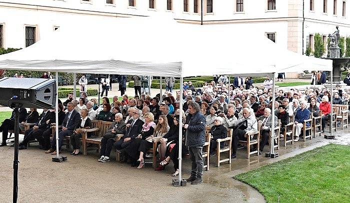 Královéhradečtí senioři zavítali na senátní koncert.