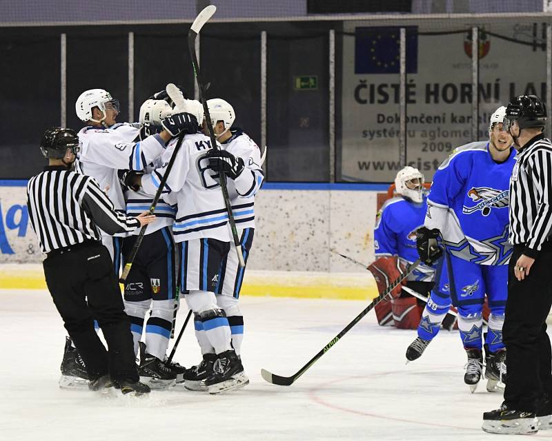 Vrchlabští hokejisté si na vlastním ledě připsali vítězství nad Chebem 7:2. Už tuto středu v krajském derby přivítají Hronov.
