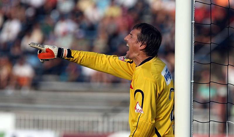 8. kolo Gambrinus ligy: Hradec Králové - Slavia Praha 0:0 (12. září 2010).