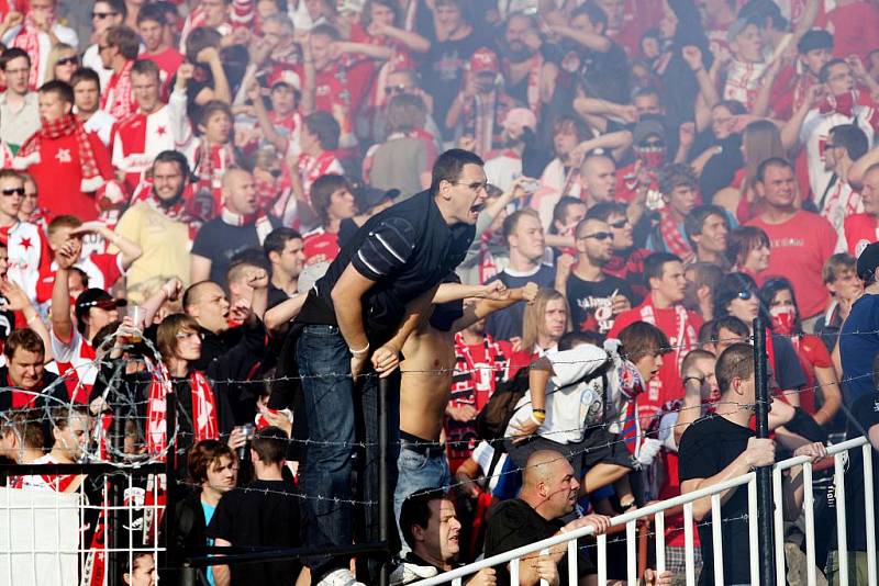 8. kolo Gambrinus ligy: Hradec Králové - Slavia Praha 0:0 (12. září 2010).