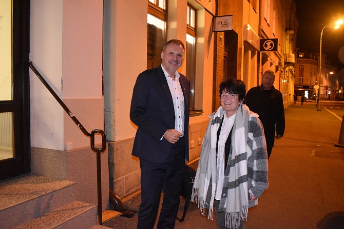 Jan Holásek a Ilona Dvořáková během podzimního vyjednávání o hradecké koalici.