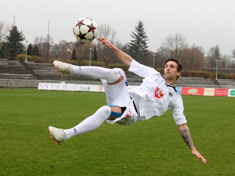 Fotografování fotbalistů oddílu FC Hradec Králové na novoroční přání pro rok 2014.