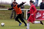 Kopeme za fotbal s Gambrinusem: SK Neděliště - FC Hradec Králové.