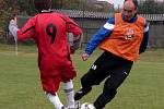 Kopeme za fotbal s Gambrinusem: SK Neděliště - FC Hradec Králové.