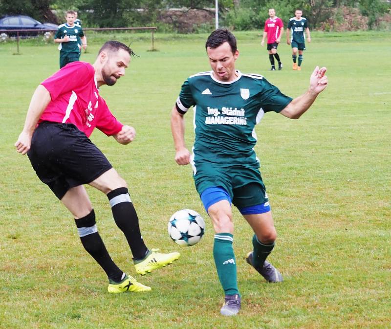 Hradecký Votrok okresní přebor ve fotbale: Ohnišťany - Červeněves.