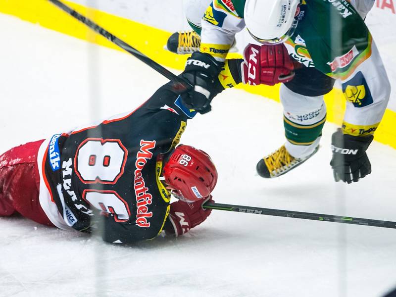 Tipsport extraliga ledního hokeje: Mountfield HK - HC Energie Karlovy Vary.