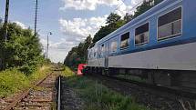 Tragický střet auta s vlakem v Černožicích nepřežily čtyři osoby.