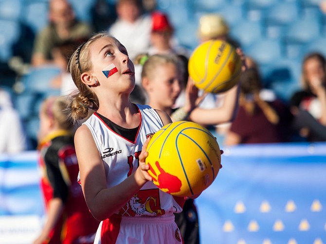 Zahájení mistrovství Evropy v basketbalu žen v Hradci Králové.