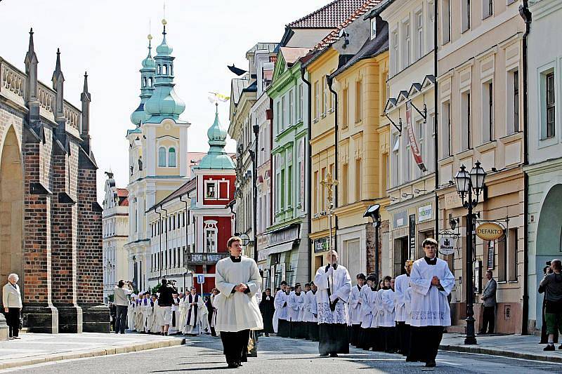 Pohřeb arcibiskupa Karla Otčenáška