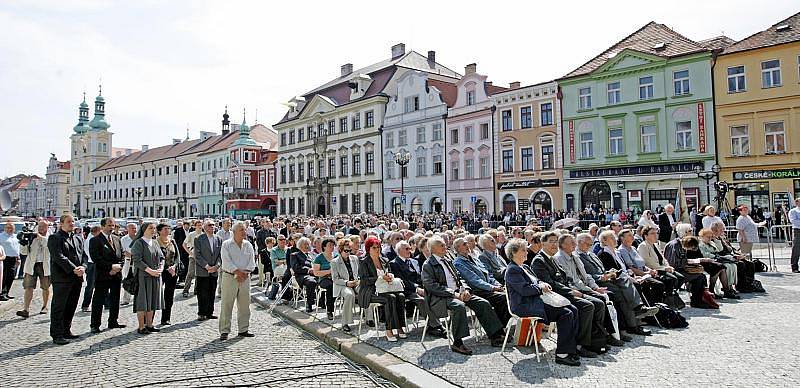 Pohřeb arcibiskupa Karla Otčenáška