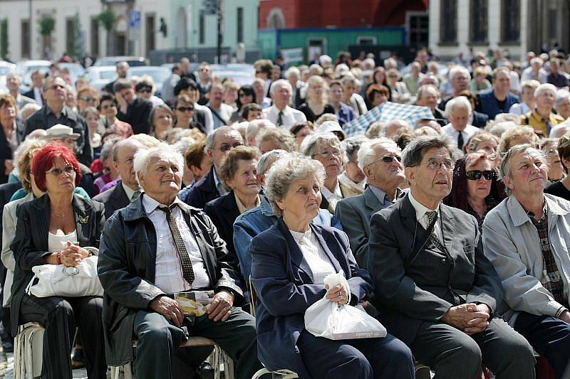 Pohřeb arcibiskupa Karla Otčenáška