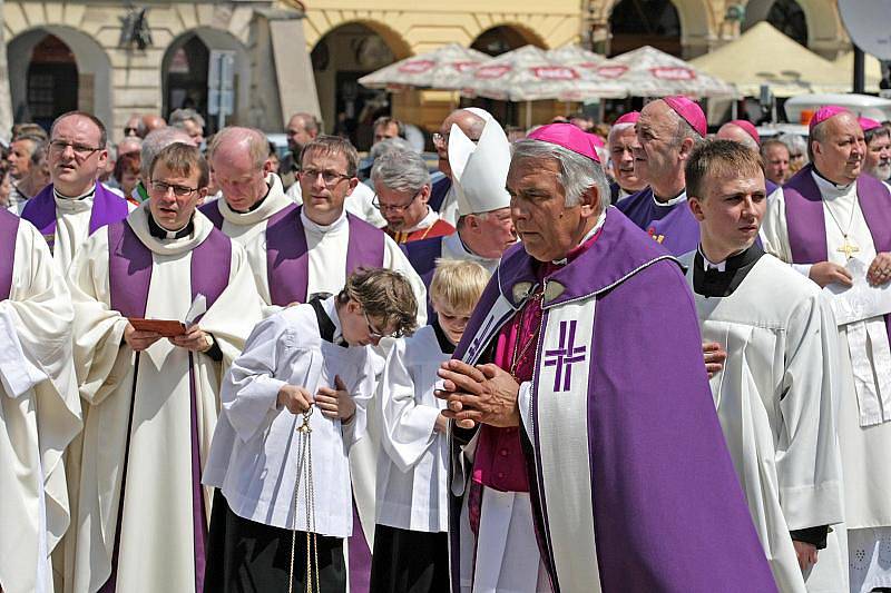 Pohřeb arcibiskupa Karla Otčenáška