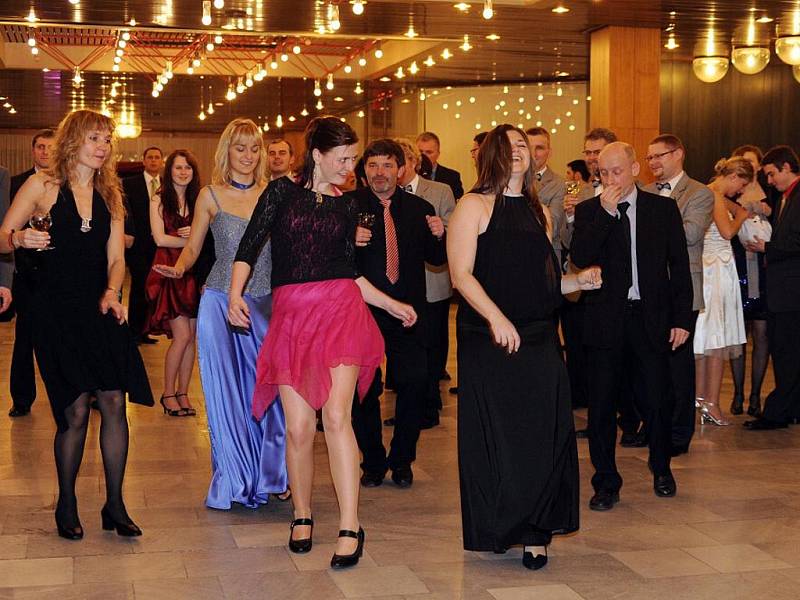 Královéhradecký městský ples v kongresovém centru Aldis.
