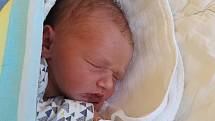 Jakub Lux se narodil 9. 8. 2021 v 23.55 hodin v Chrudimi. Vážil 3280 g a měřil 50 cm. Velikou radost dělá mamince Dominice, tatínkovi Ondřejovi a také sestřičce Nelince (2 a čtvrt roku). Rodina bydlí ve Starých Čívicích. Foto: rodina
