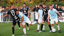 3. kolo MOL Cupu: FK Chlumec nad Cidlinou (ve světlém) - FC Hradec Králové 0:4.