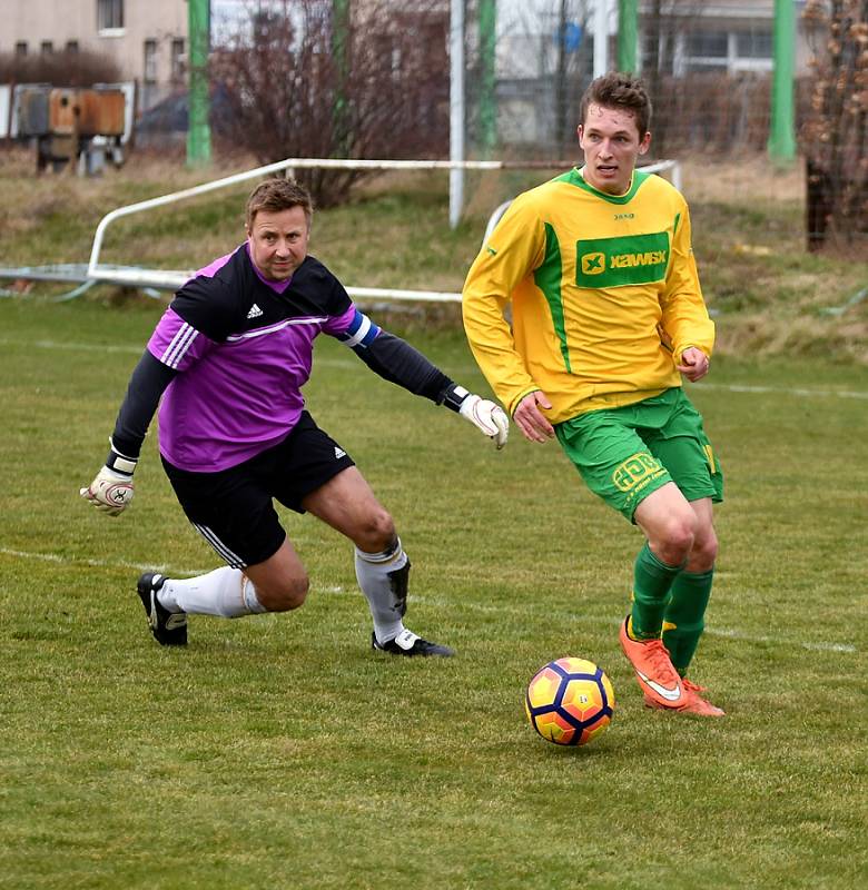 Krajská fotbalová 1. A třída: TJ Lokomotiva Hradec Králové - SK Týniště nad Orlicí.