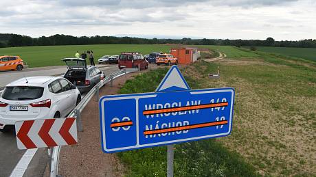 Obchvat Jaroměře povede od dnešního konce pražské dálnice. Od kruhového objezdu u Hořenic odvede dopravu také z Čáslavek, Dolan a Svinišťan.