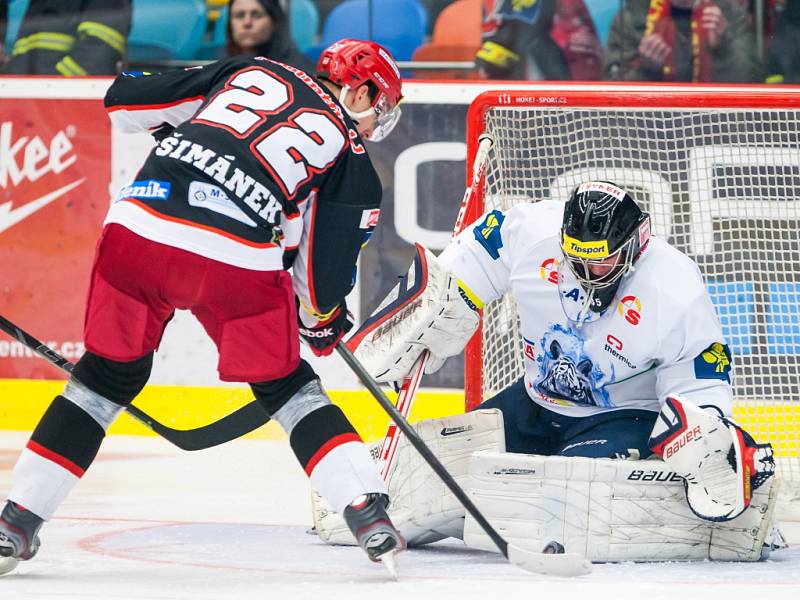 Tipsport extraliga ledního hokeje: Mountfield HK - Bílí Tygři Liberec.