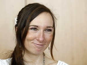 Běžkyně na lyžích Eva Vrabcová-Nývltová díky skvělým výsledkům nejen na olympijských hrách obdržela od své mateřské fakulty mimořádné stipendium.