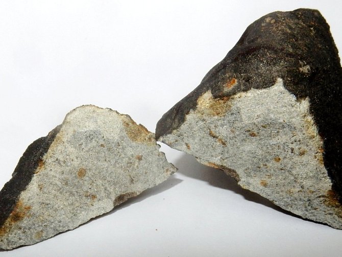 Nalezený spadlý meteorit.