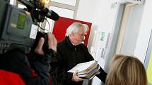 Petici proti Atolu v Hradci podepsalo více než 8300 lidí