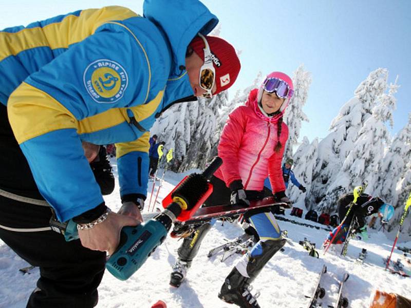 Lyžařské Skiinterkritérium v Říčkách v Orlických horách.